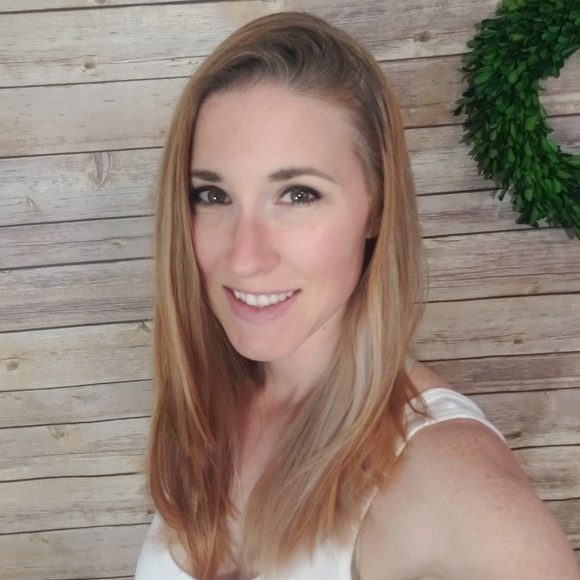 Meet the Posh Ambassador Bridget! - Picture 4 of 9